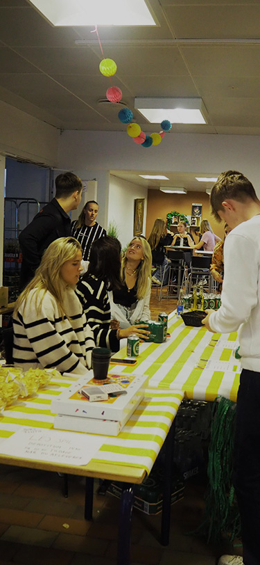 Hhx Livet Paa Skolen Fredagscafé