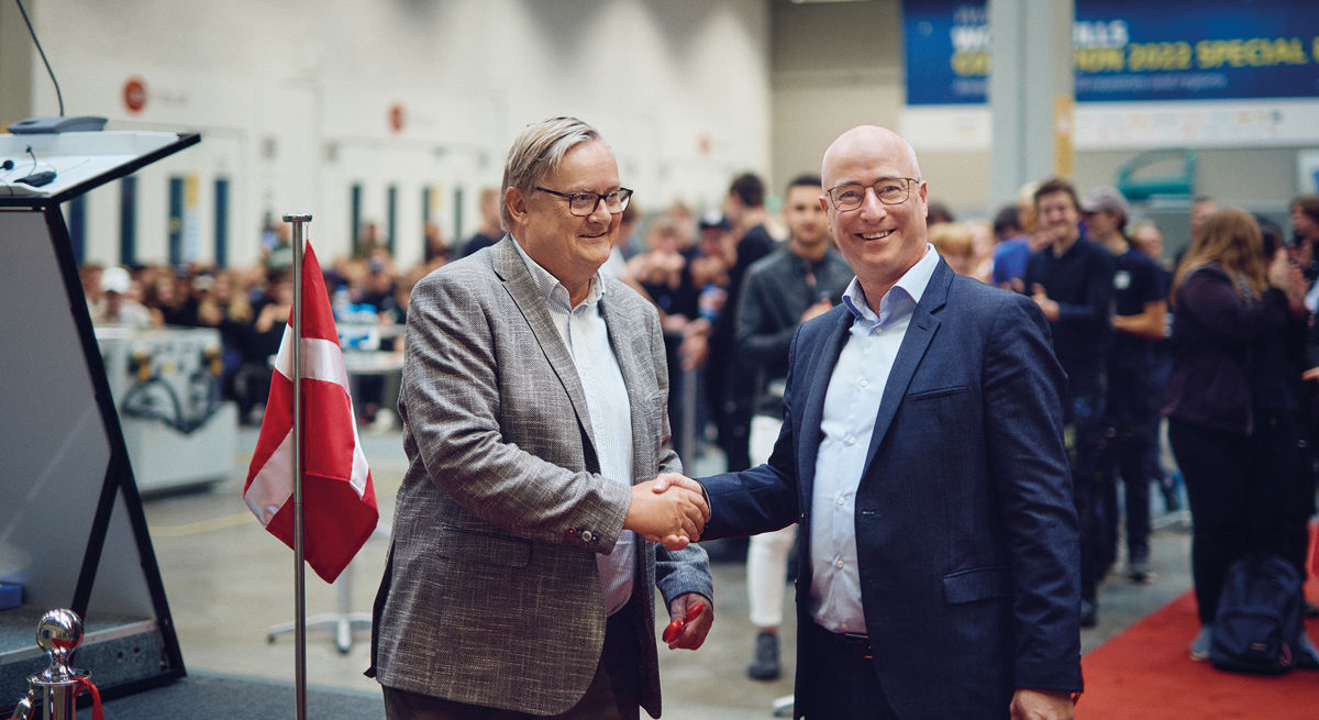 EUD Autolakerer Peter Stampe Og Jonathan Hatfield