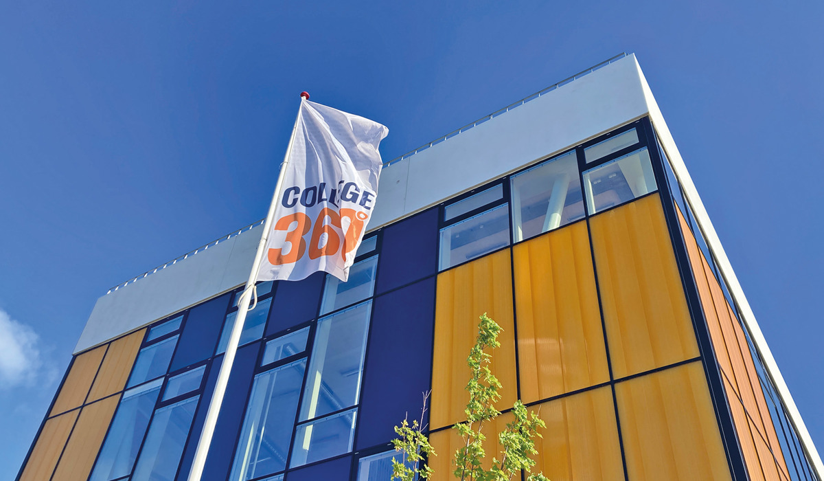 Facade Bredhøjvej 8 i godt vejr