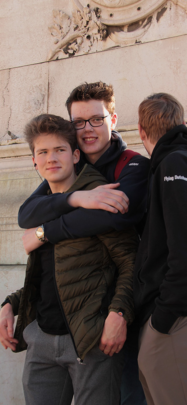 Htx Livet Paa Skolen Studietur Tre Venner