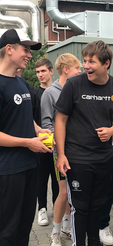 EUX Livet Paa Skolen Drenge Der Griner Gf1