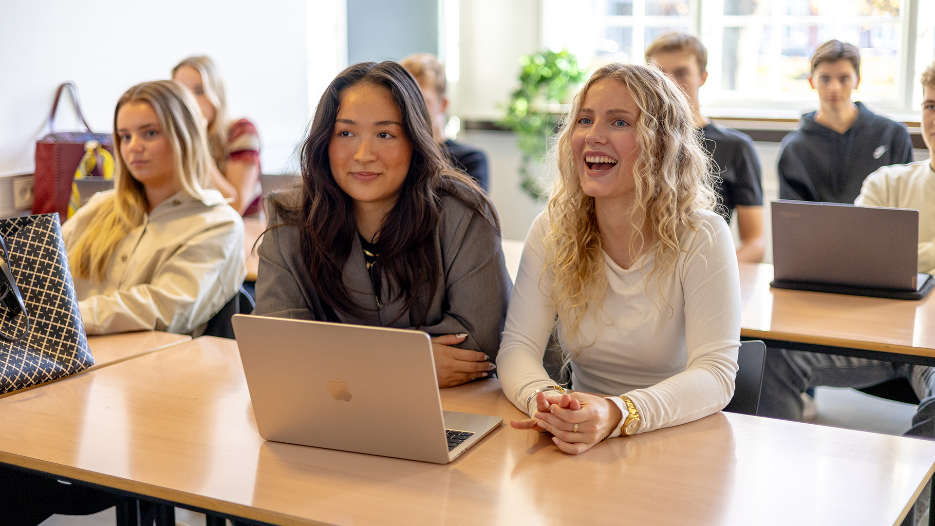 HHX elever i klasseundervisning