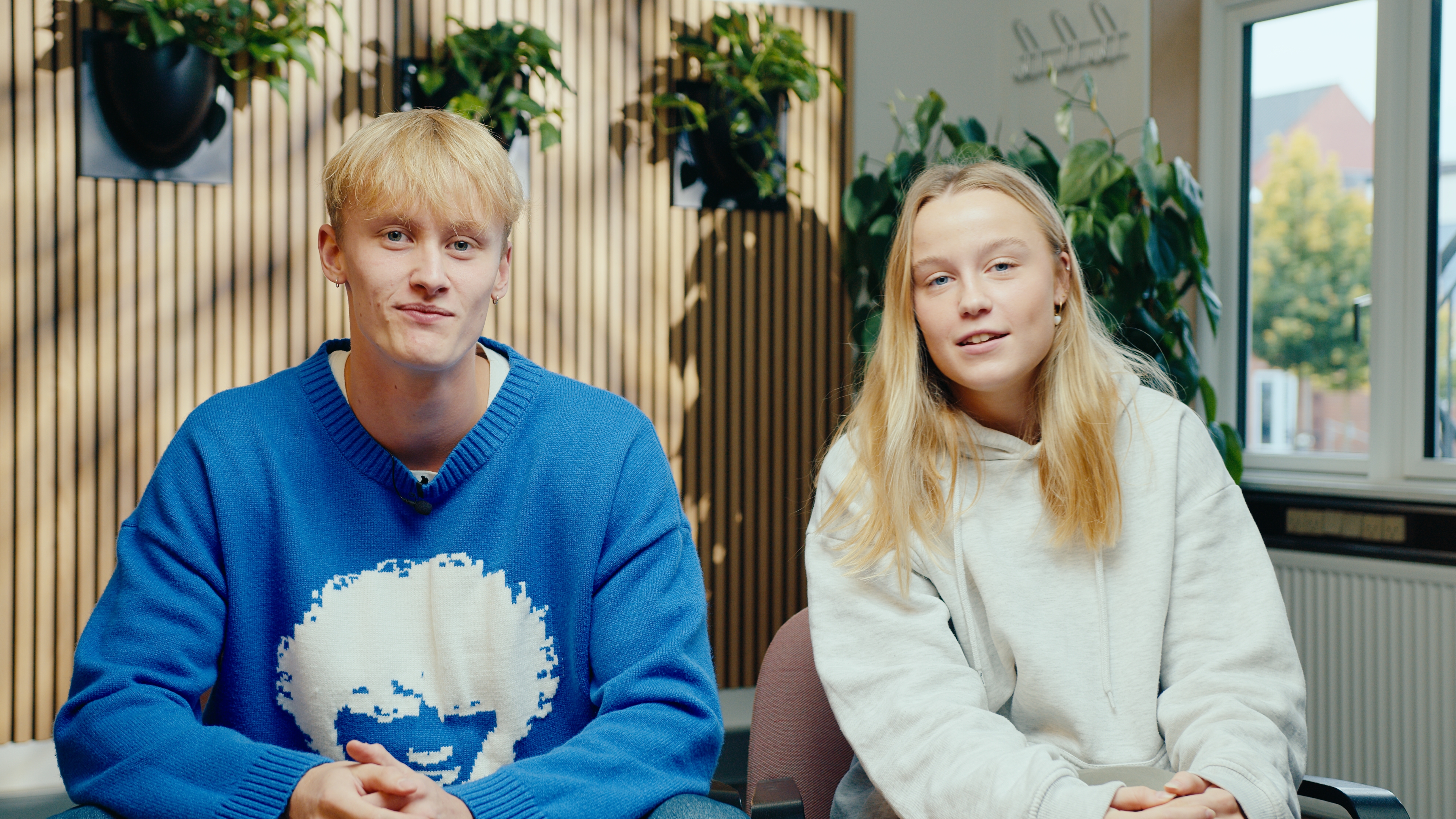 HHX eleverne Louis og Signe fortæller om, hvordan det er at gå på studieretningen Innovation på Handelsgymnasiet Silkeborg