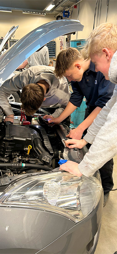 Eud Personvogsmekaniker drenge samarbejder