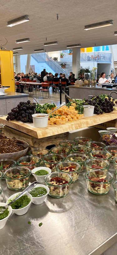 EUX Livet Paa Skolen Madværket Elev Takeover Ostebord