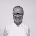 Asta Damgaard Dinesen Køkken- og kantinemedarbejder
