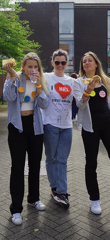 Hhx Livet Paa Skolen Sidste Skoledag Elever Og Underviser