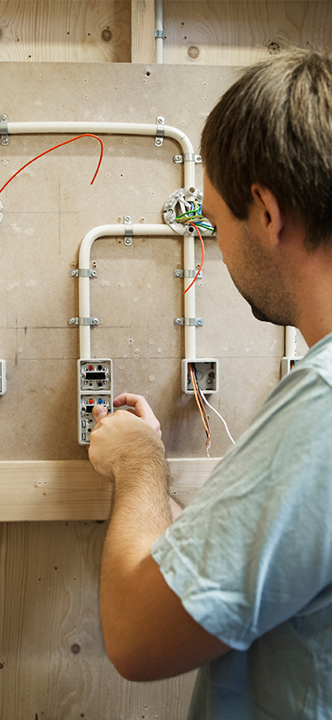 Eud Elektriker Skruer I Elinstallation