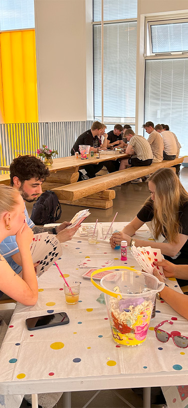 Eud Livet Paa Skolen Torsdagscafe Kortspil