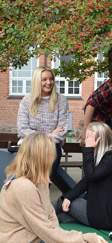 HHX Livet Paa Skolen Frikvarter Ude