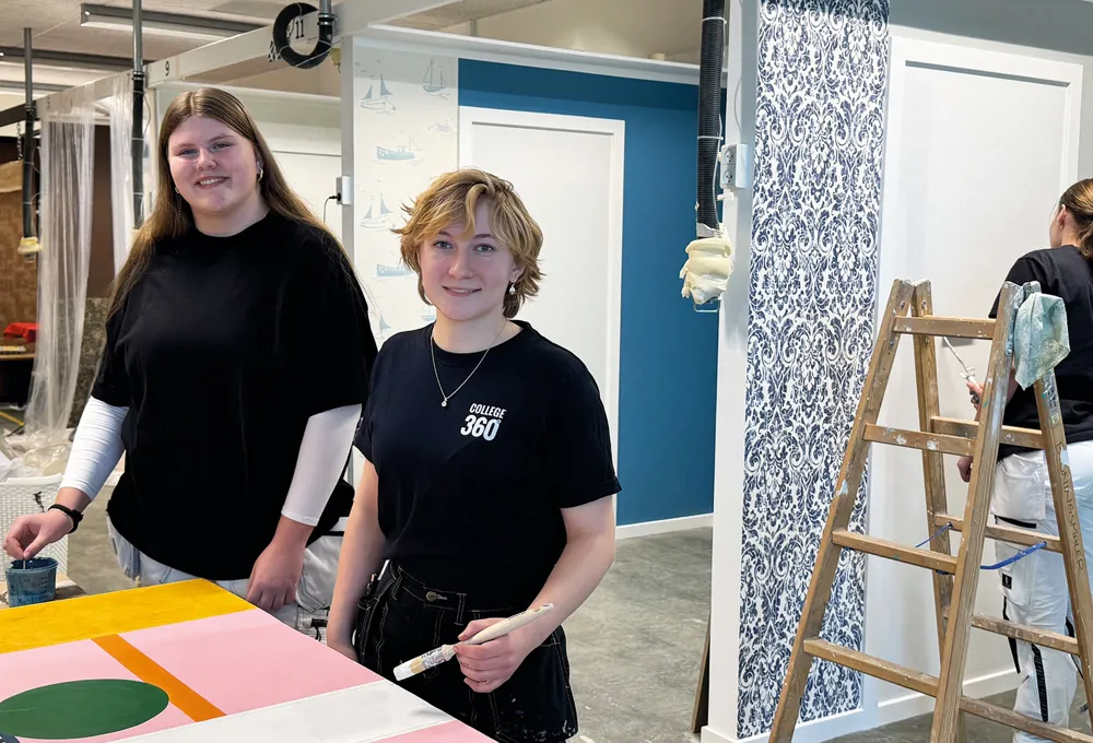 Bygningsmalere i undervisningslokalet