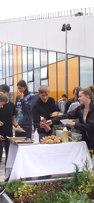 EUD Livet Paa Skolen Hotdogs Paa Taget