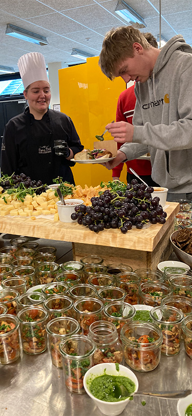 EUX Livet Paa Skolen Madvaerket Elev Takeover