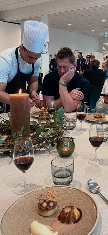 Eux Gastronom Serverer Gaest