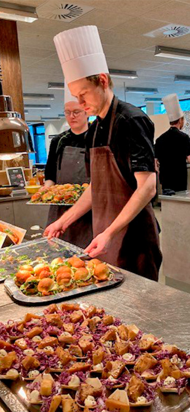 EUD Gastronom Elevtakeover Af Kantine Kok Med Sliders